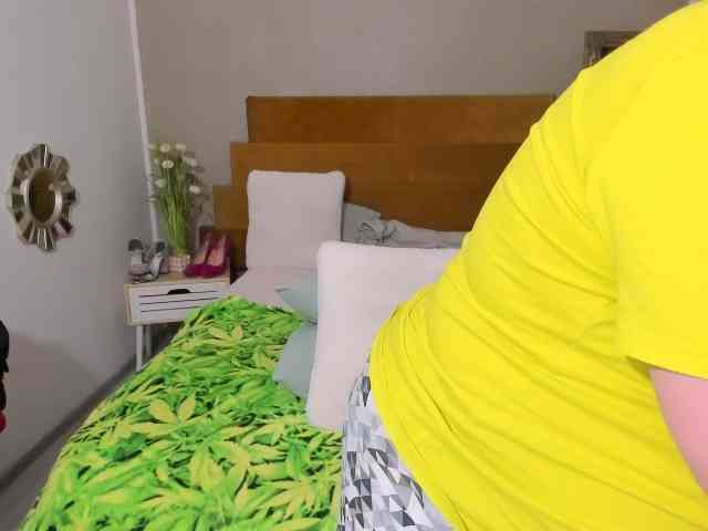 SweetBoobsM webcam