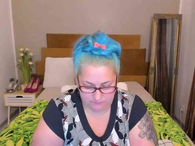 SweetBoobsM webcam