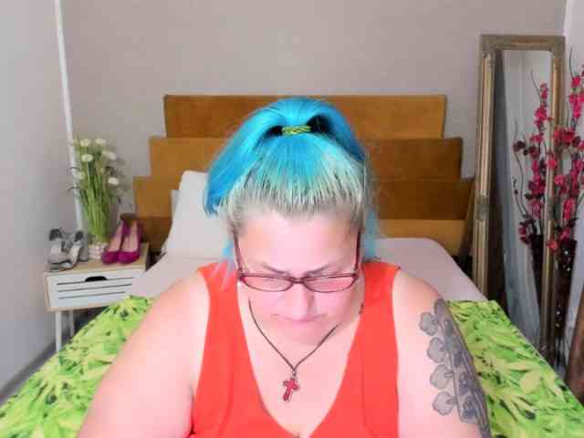 SweetBoobsM webcam