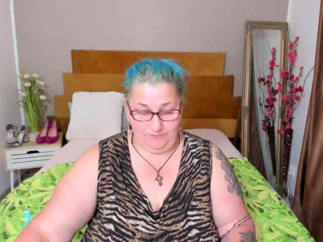 SweetBoobsM webcam