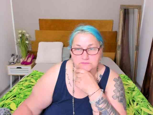 SweetBoobsM webcam