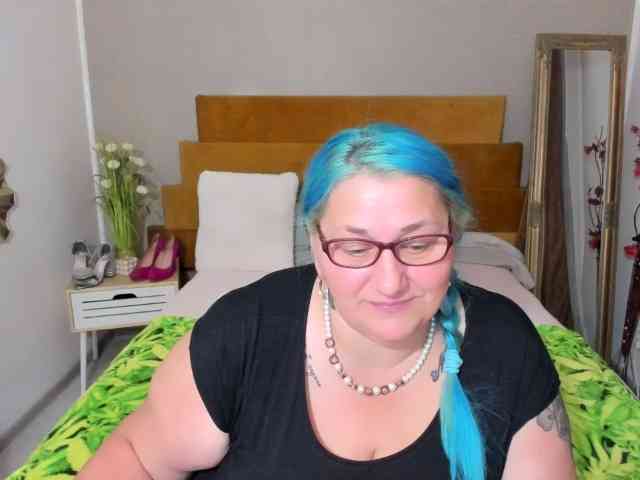 SweetBoobsM webcam