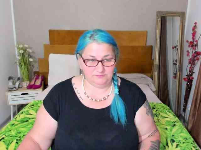 SweetBoobsM webcam