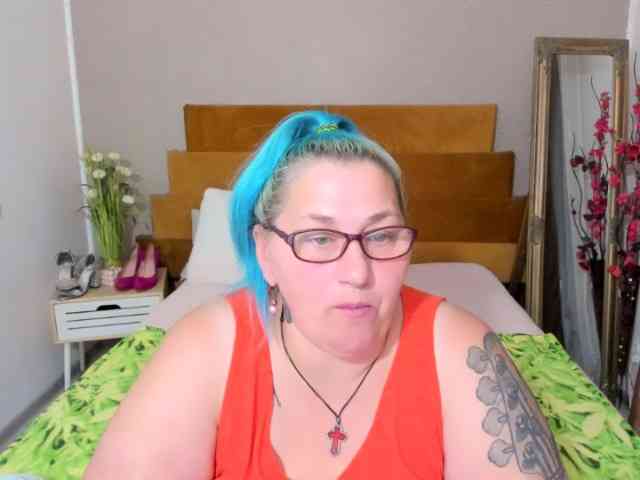 SweetBoobsM webcam
