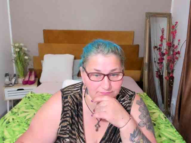 SweetBoobsM webcam