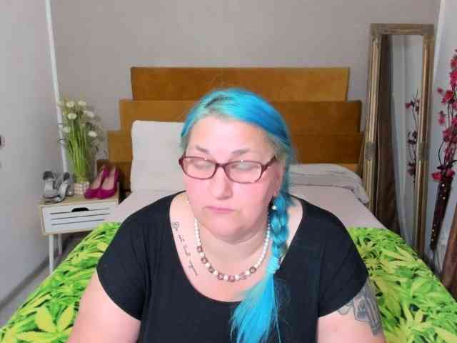 SweetBoobsM webcam