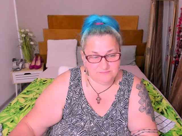SweetBoobsM webcam