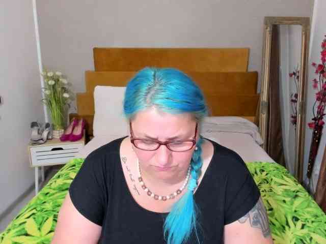 SweetBoobsM webcam