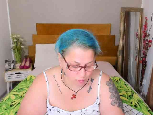 SweetBoobsM webcam