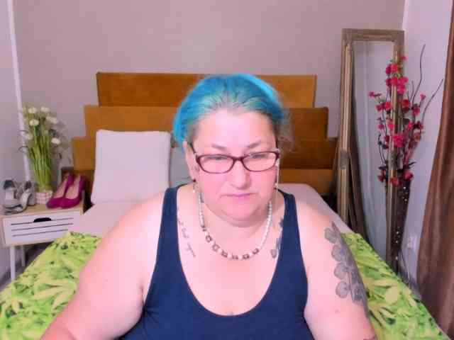SweetBoobsM webcam