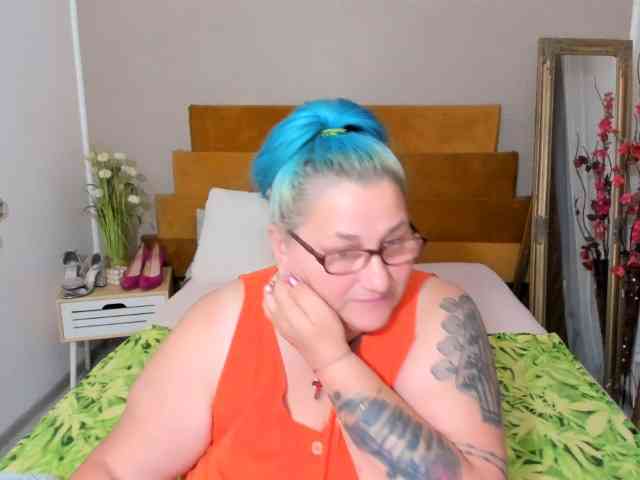 SweetBoobsM webcam