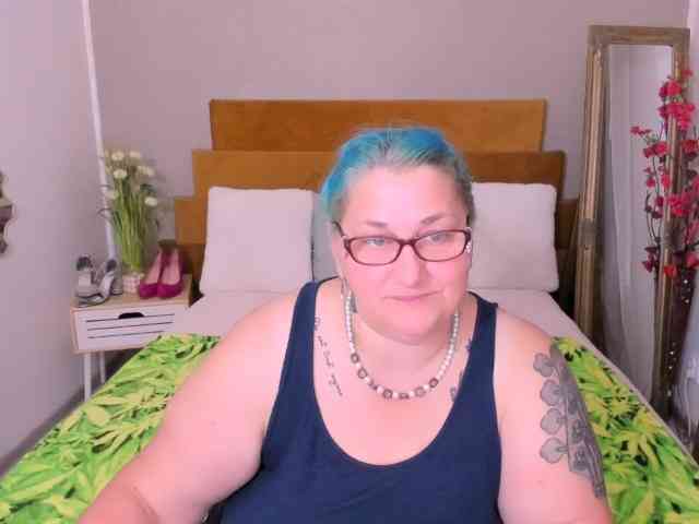SweetBoobsM webcam