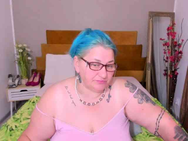 SweetBoobsM webcam
