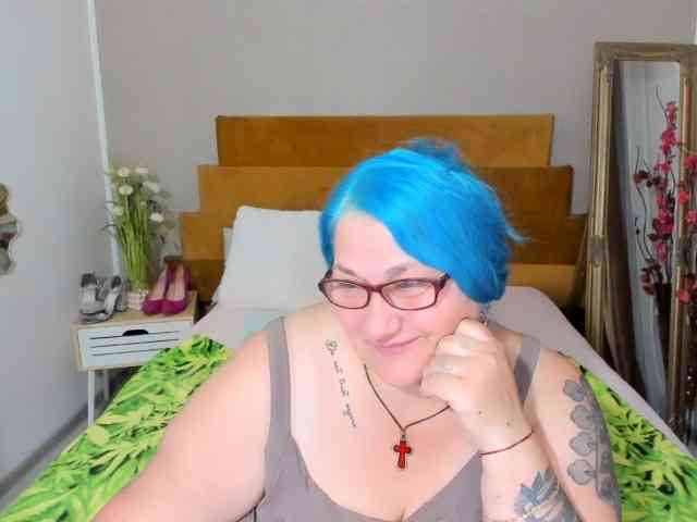 SweetBoobsM webcam