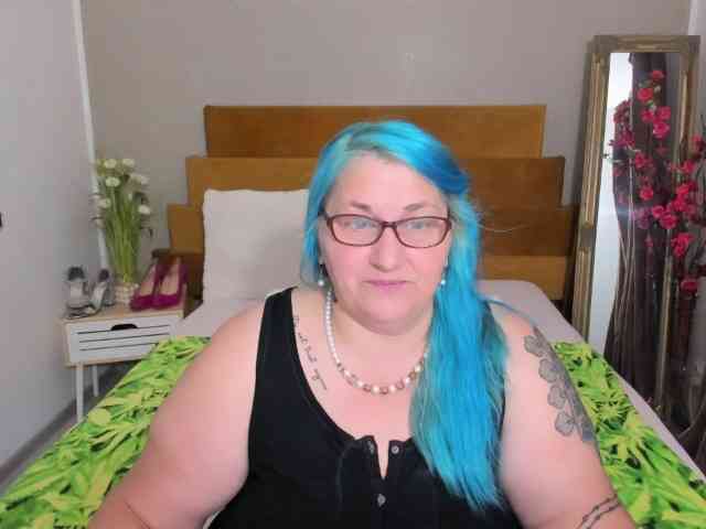SweetBoobsM webcam