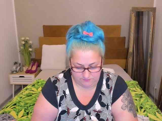 SweetBoobsM webcam