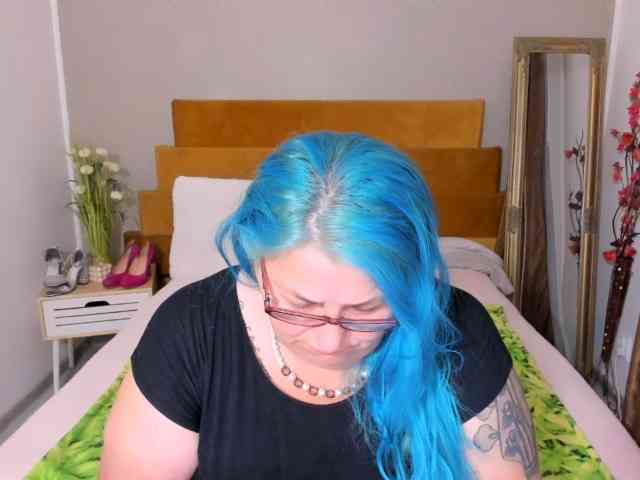 SweetBoobsM webcam