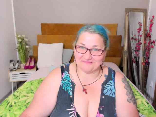 SweetBoobsM webcam