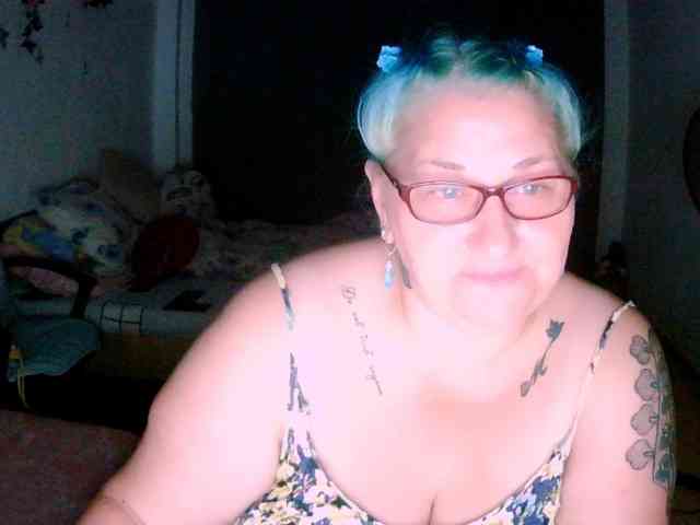 SweetBoobsM webcam