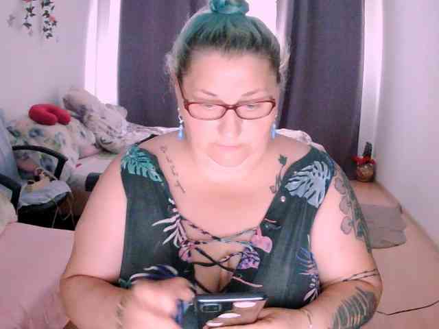 SweetBoobsM webcam
