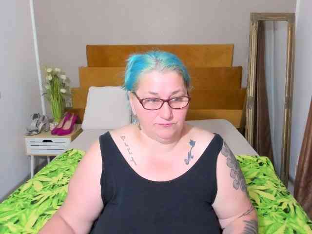 SweetBoobsM webcam