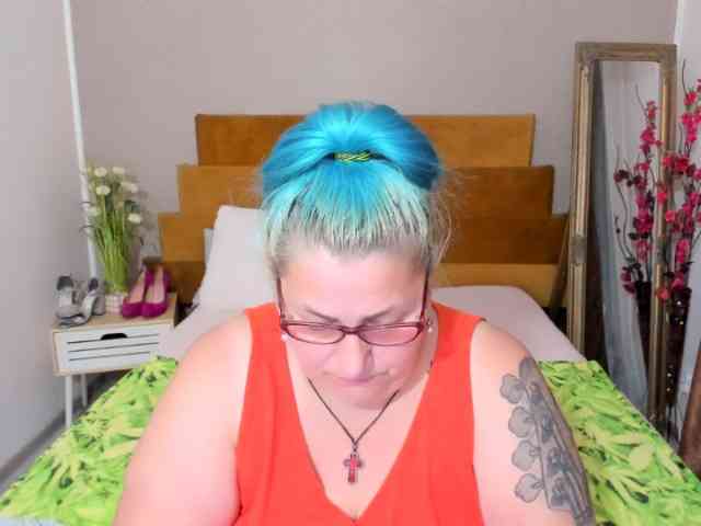 SweetBoobsM webcam