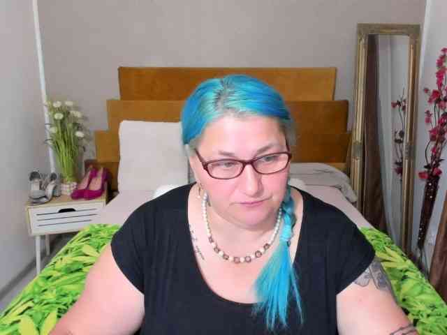 SweetBoobsM webcam