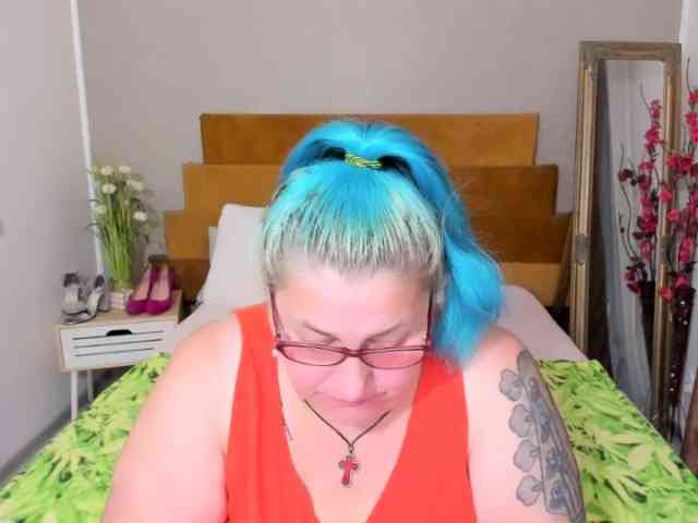 SweetBoobsM webcam