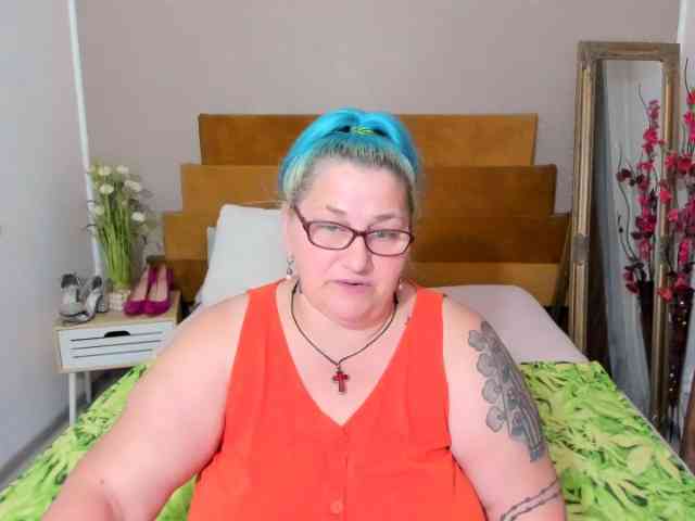 SweetBoobsM webcam