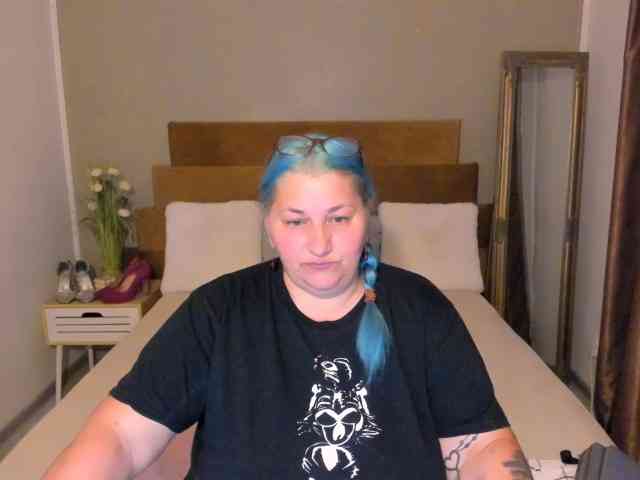 SweetBoobsM webcam