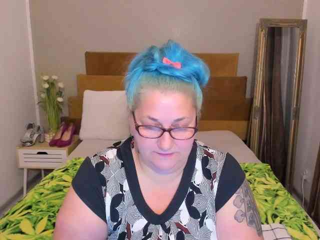 SweetBoobsM webcam