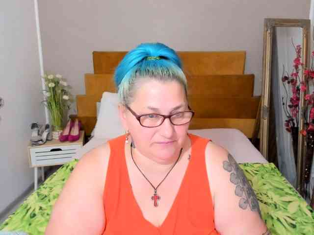 SweetBoobsM webcam