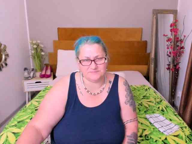 SweetBoobsM webcam