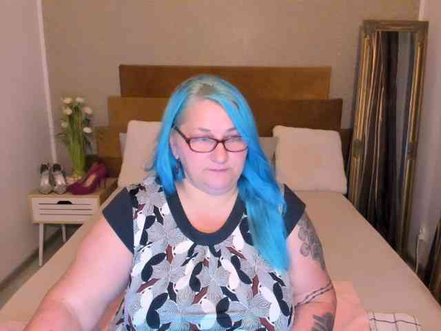 SweetBoobsM webcam