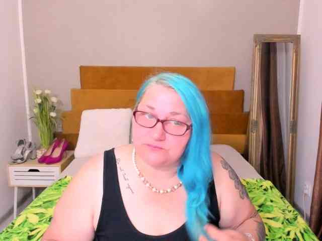 SweetBoobsM webcam