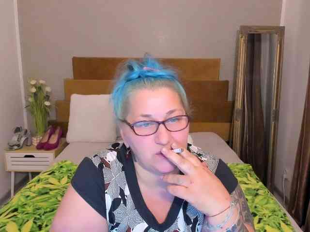 SweetBoobsM webcam