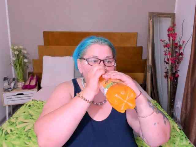 SweetBoobsM webcam
