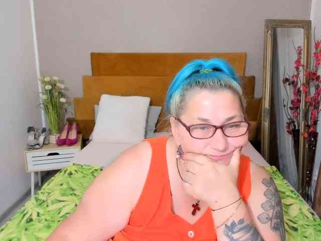 SweetBoobsM webcam