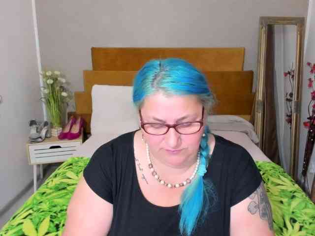 SweetBoobsM webcam