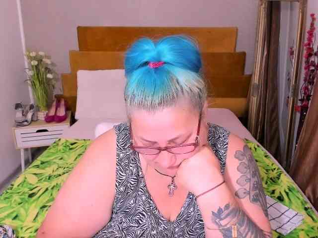 SweetBoobsM webcam