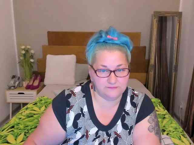 SweetBoobsM webcam