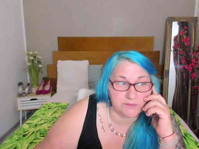 SweetBoobsM webcam