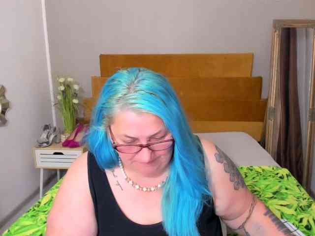 SweetBoobsM webcam