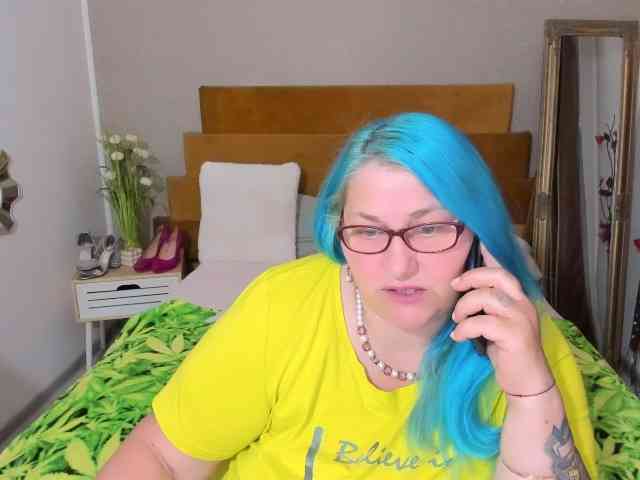 SweetBoobsM webcam
