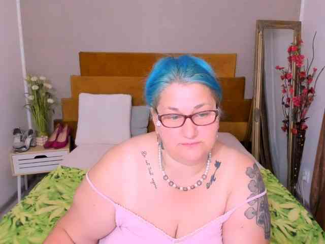 SweetBoobsM webcam
