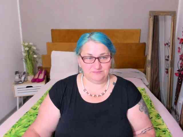 SweetBoobsM webcam