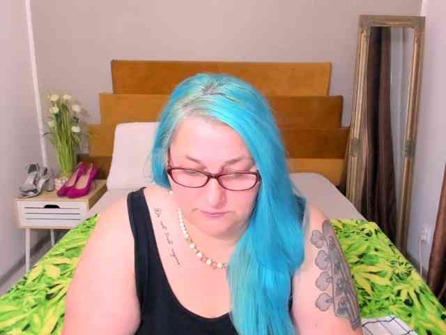 SweetBoobsM webcam