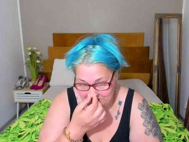 SweetBoobsM webcam