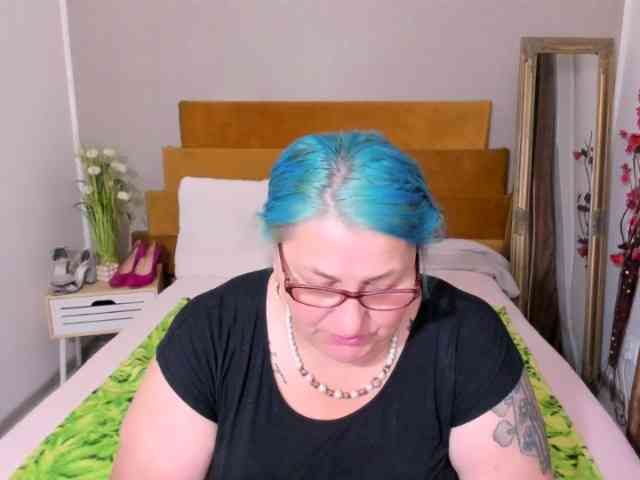 SweetBoobsM webcam