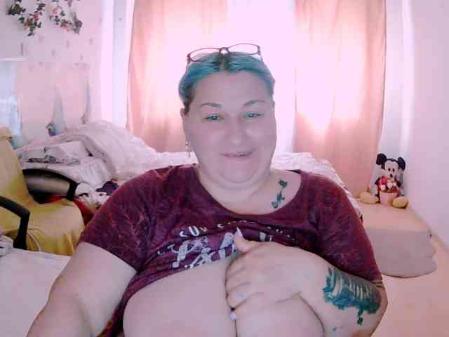 SweetBoobsM webcam